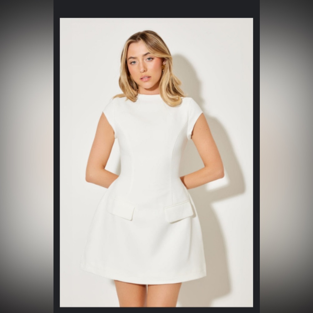 Chic White Cap Sleeve Mini Dress